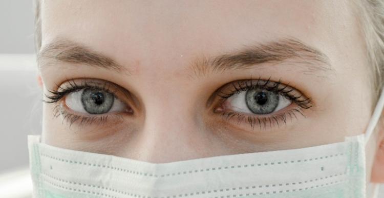Face covering Lady with face covering